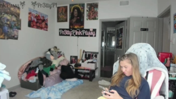Pr3ttyp1nkpussy  06-04-2021